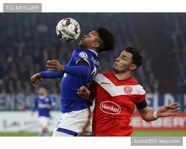 沙尔克球员强势爆发,闪耀赛场助球队状态回升 沙尔克球员强势爆发,闪耀赛场助球队状态回升