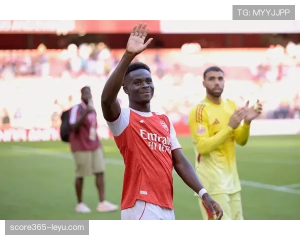 门迪左路防守失误凸显球队软肋,主帅强调强化防守训练提升竞争力 门迪左路防守失误凸显球队软肋,主帅强调强化防守训练提升竞争力