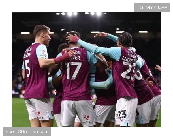 英超后卫近期表现稳健,防守数据与场上影响力持续提升 英超后卫近期表现稳健,防守数据与场上影响力持续提升