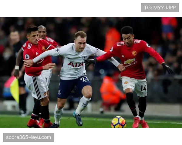 曼联进攻组织混乱问题持续发酵,对球队近期战绩造成直接影响 曼联进攻组织混乱问题持续发酵,对球队近期战绩造成直接影响