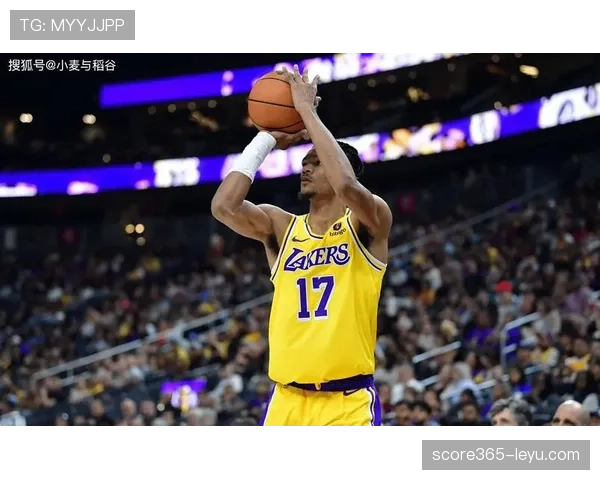 奥尼尔篮下强攻拉开优势 助湖人内线统治力显著提升